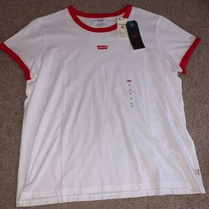 NWT Levi’s Tee